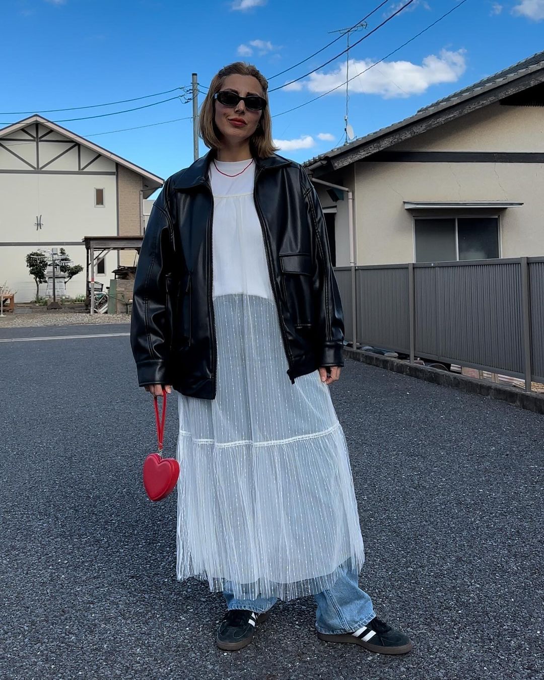 abito-sopra-pantaloni-jeans