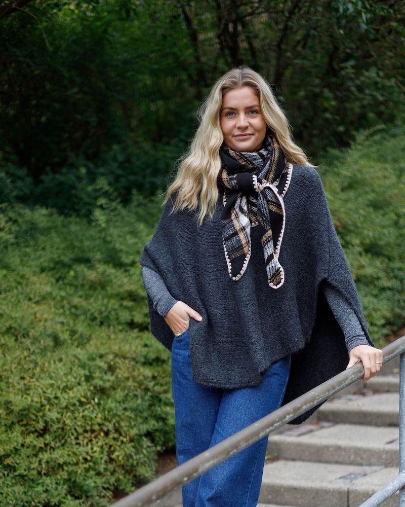 come-vestirsi-con-freddo-improvviso-poncho