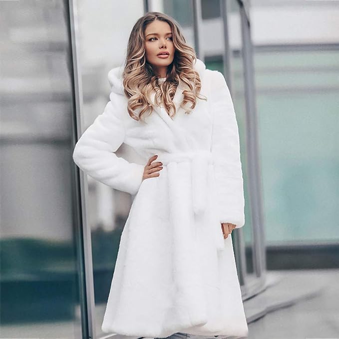 costume-crudelia-demon-fai-da-te-foto-idee-look-cruella-cappotto-pelliccia-finto