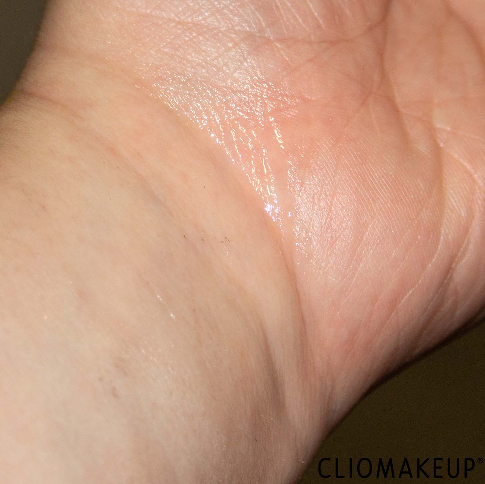 recensione-acqua-micellare-garnier-micellar-water-oil-infused-facial-cleanser-swatch