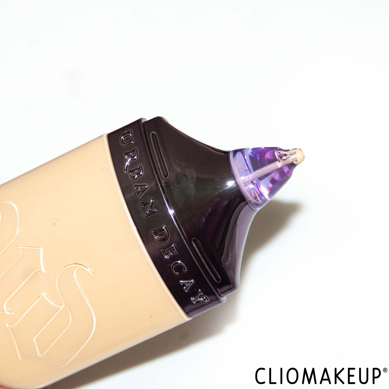 recensione-urban-decay-face-bond-foundation-close-up