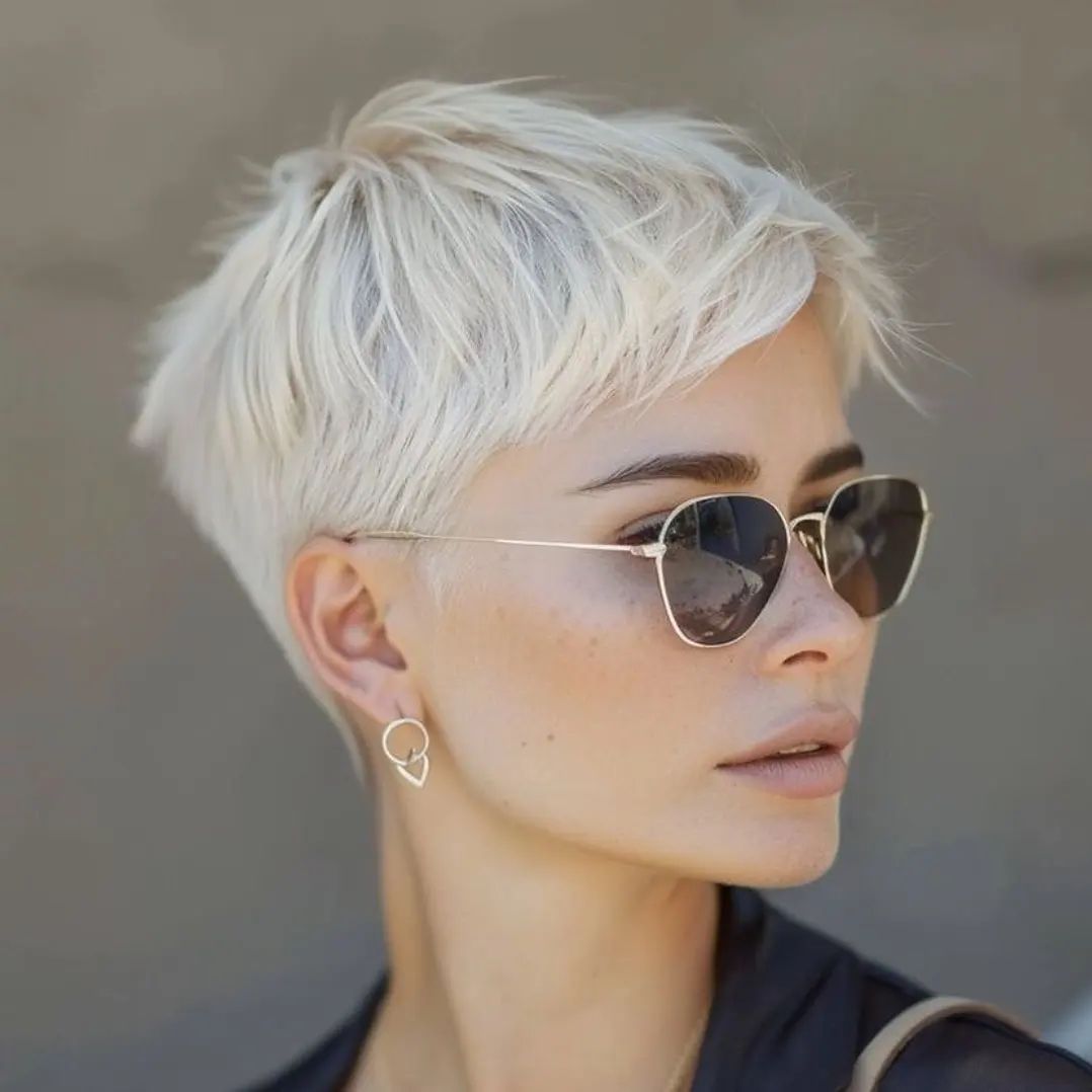 tagli-capelli-corti-cortissimi-biondi-pixie