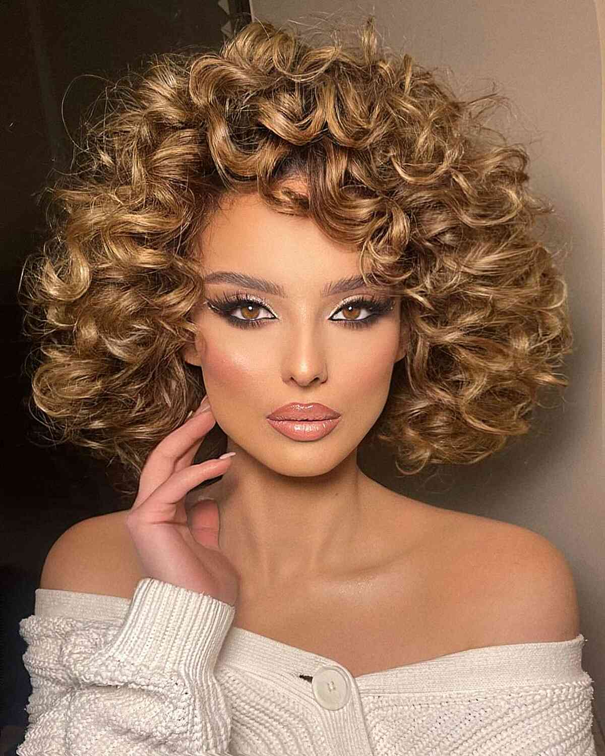 tagli-capelli-ricci-autunno-2024-medi-long-bob