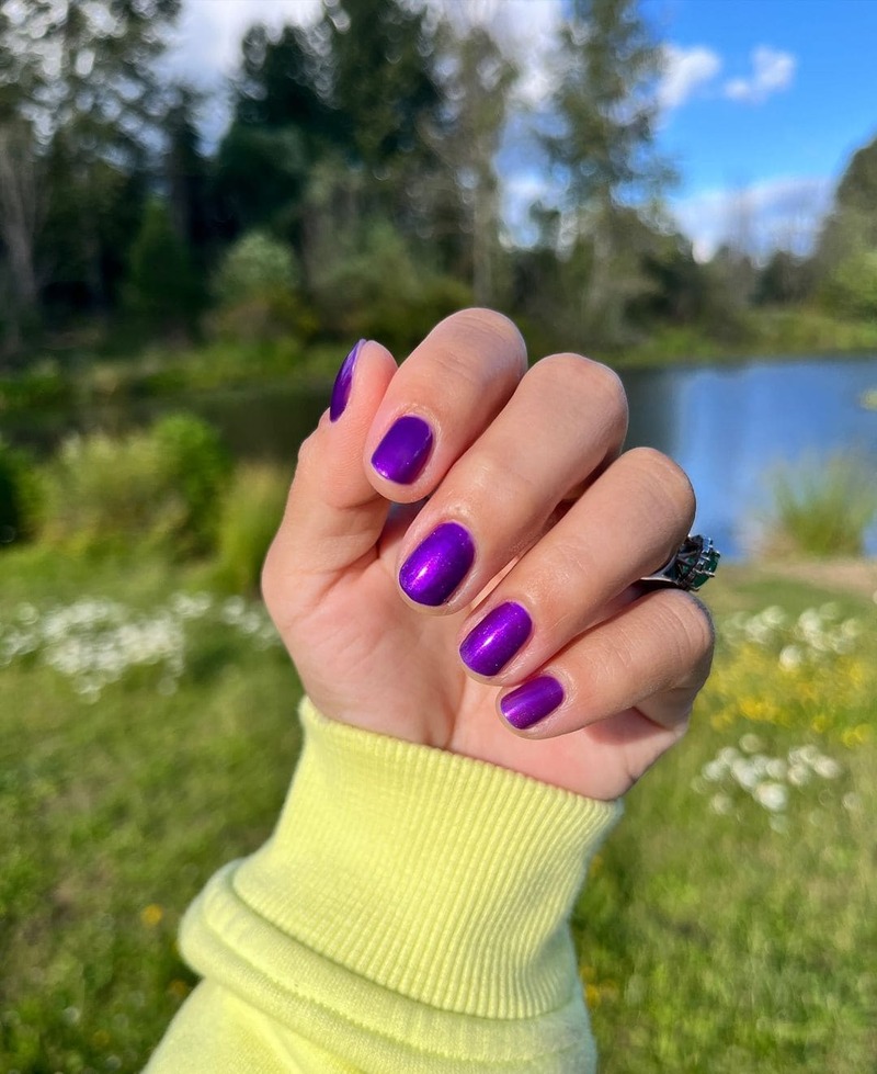 unghie-viola-neon