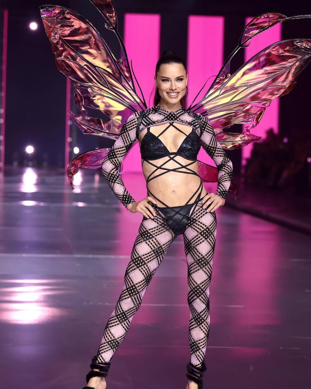 victoria-secret-sfilata-2024-adriana