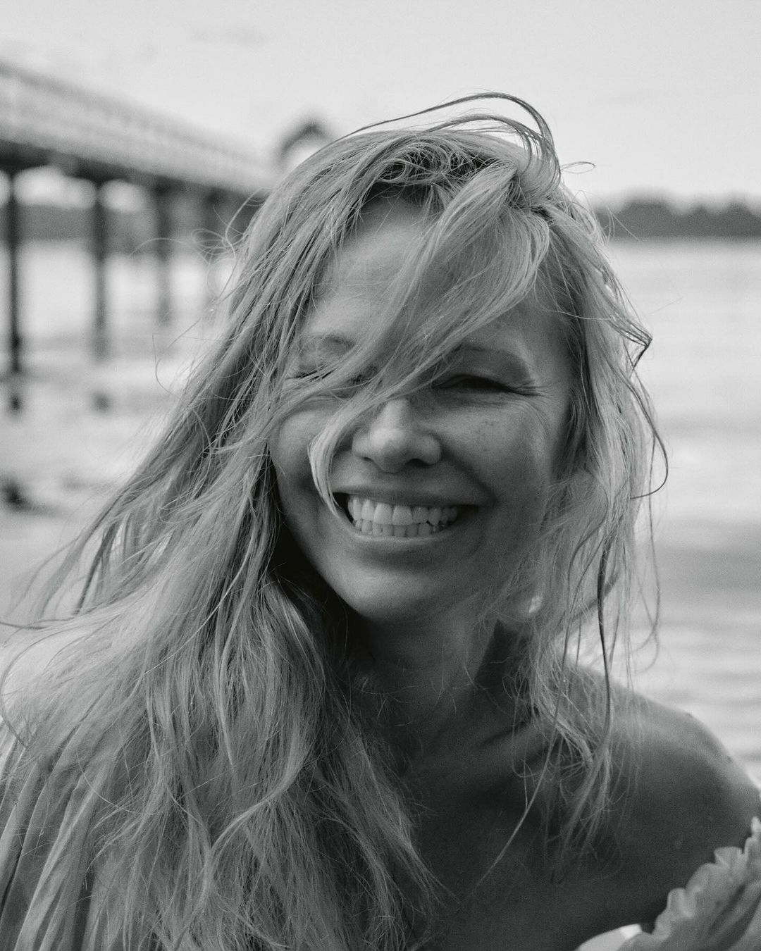 Pamela-Anderson-bn