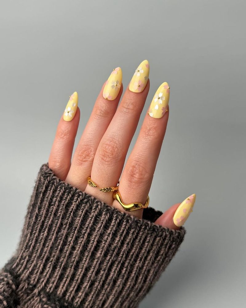 butter-yellow-nails-fiori