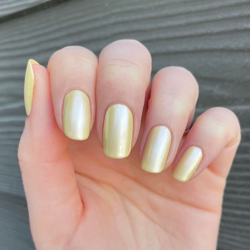 butter-yellow-nails-metal