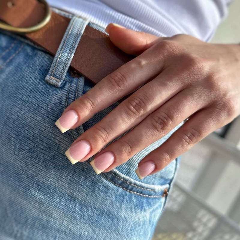 butter-yellow-nails-unghie-quadrate