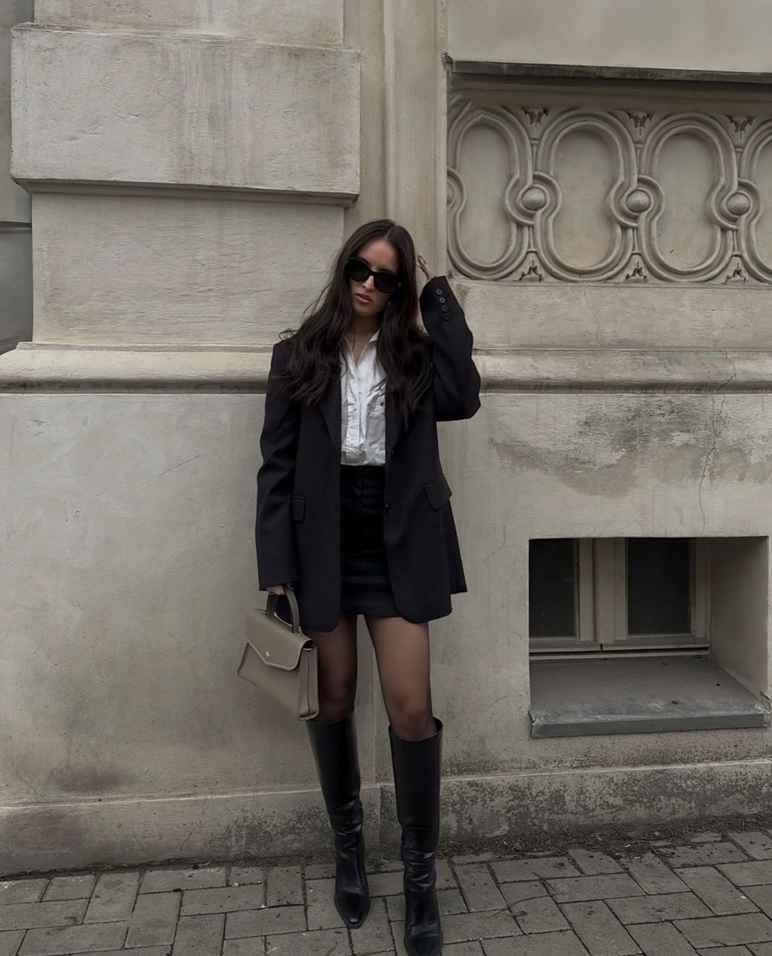 come-abbinare-gonna-nera-autunno-inverno-bianco