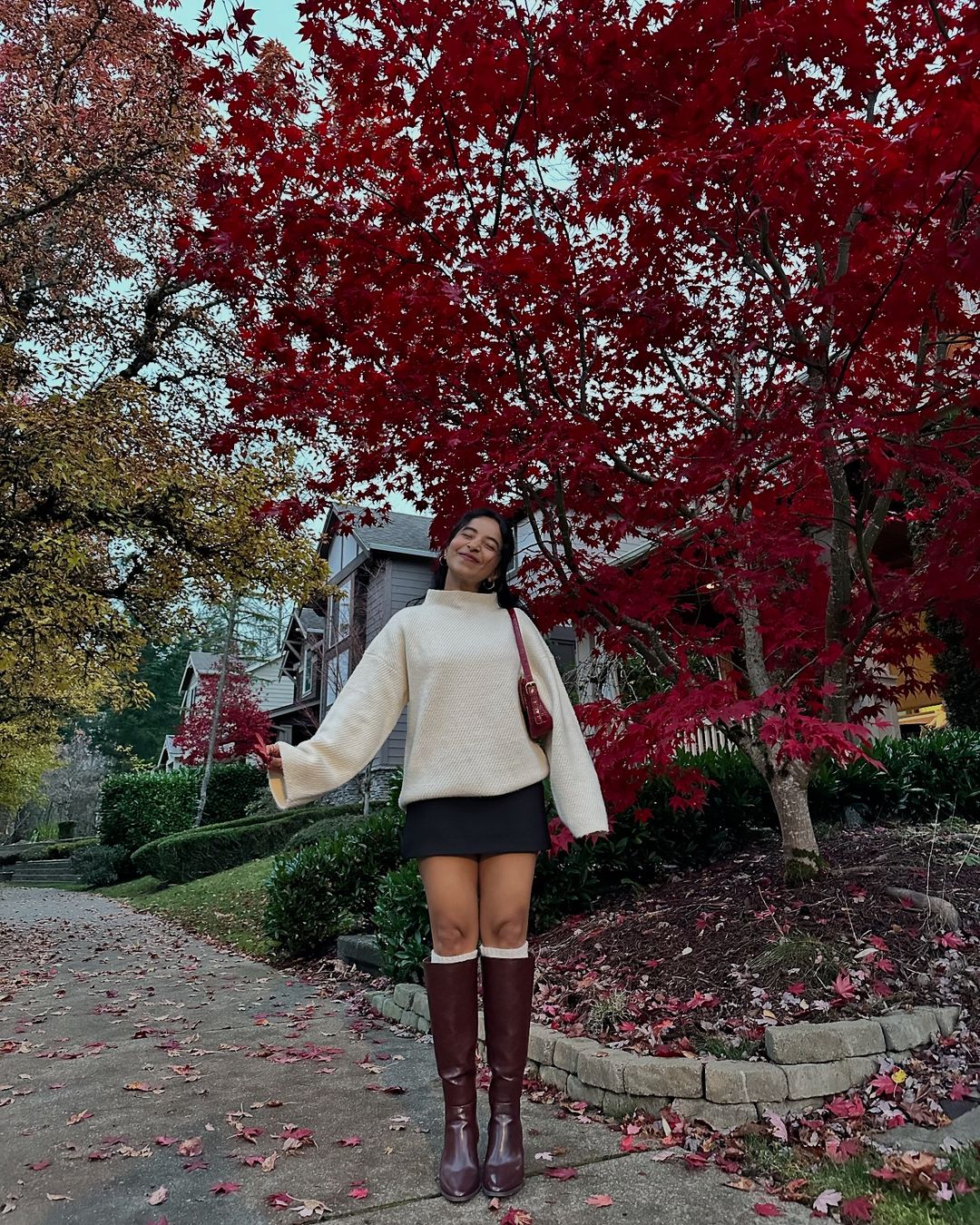 come-abbinare-gonna-nera-autunno-inverno-stivali