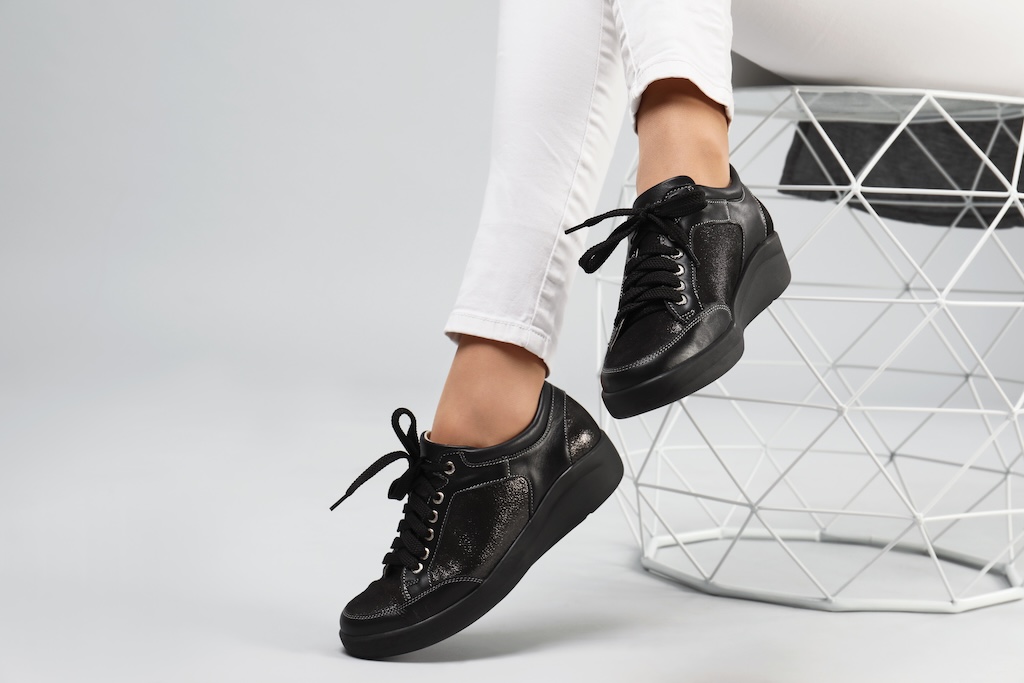 sneakers-nere-autunno-2024-copertina