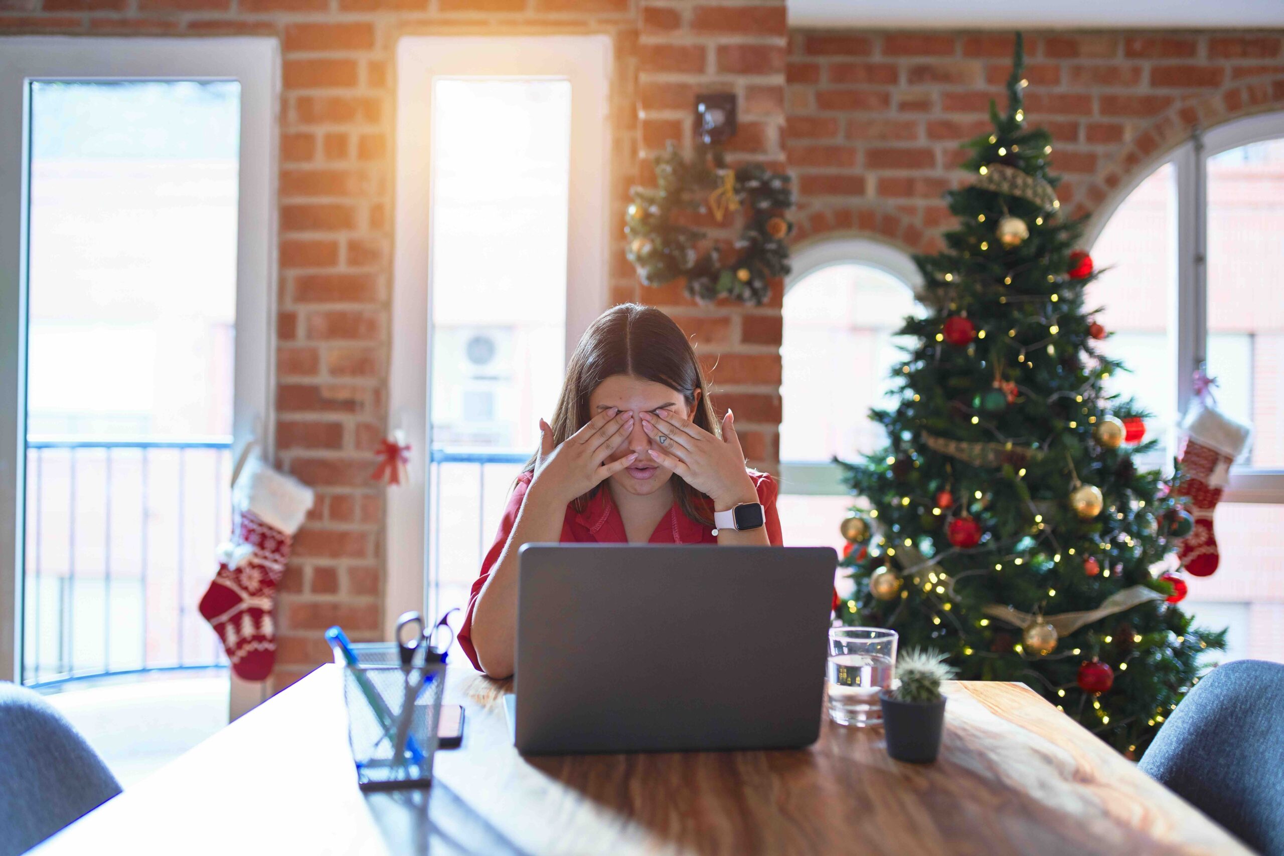 stress-natale-donna-computer-fatica