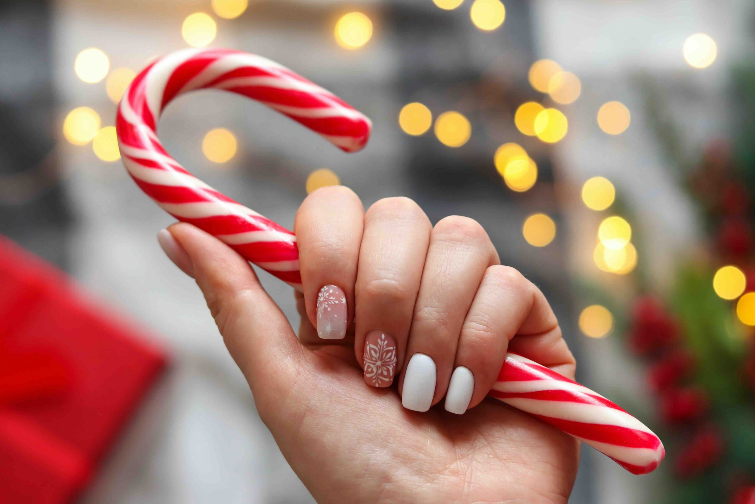 unghie-gel-natalizie-nude-bianco-fiocco-neve
