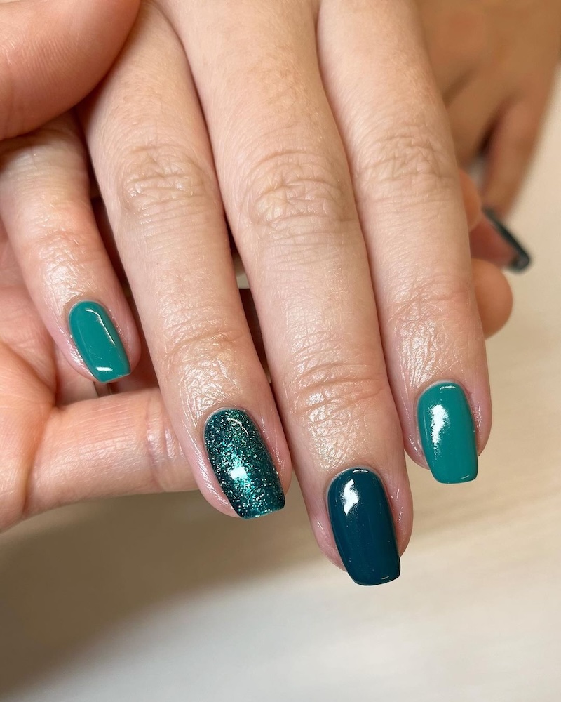 unghie-verde-petrolio-5
