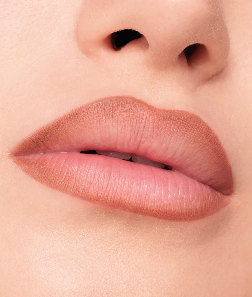 cliomakeup-alldaylove-lips-matita-labbra-pigmentate-no-transfer-lunga-tenuta-temperino-dettail-09_Linda_-_beige_neutro_caldo-chiara_1024x1024