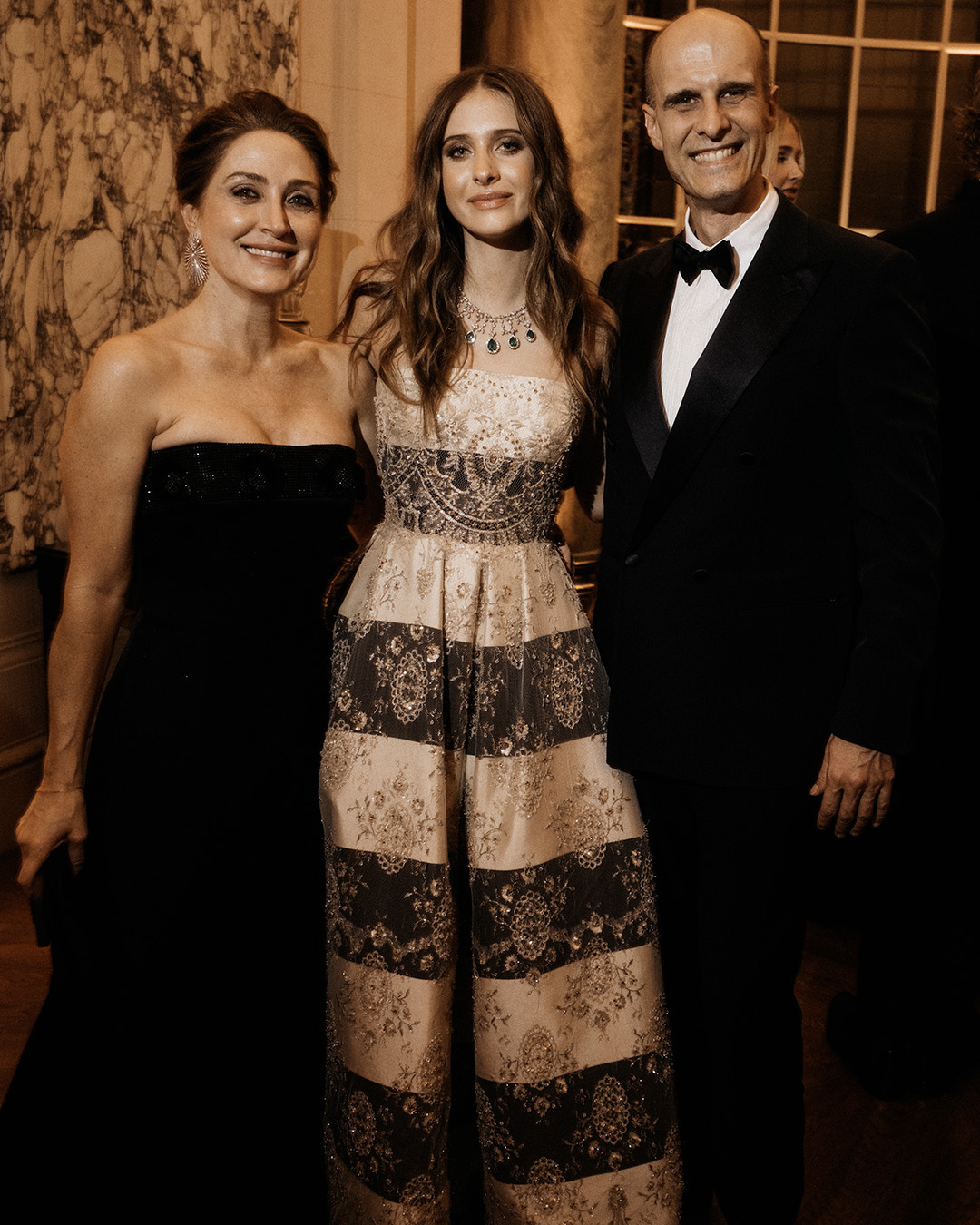 lucia-ponti-ballo-debuttanti-parigi-genitori