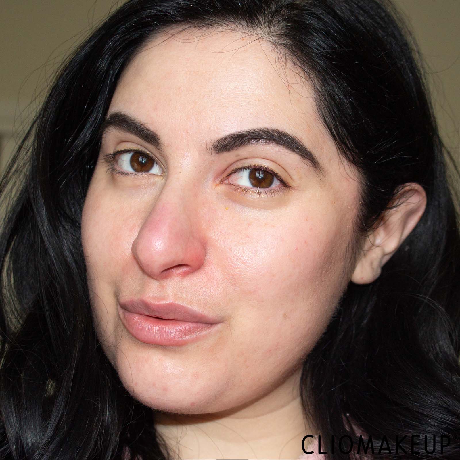 recensione-crema-viso-revolution-skin-cica-moisturiser-appliazione