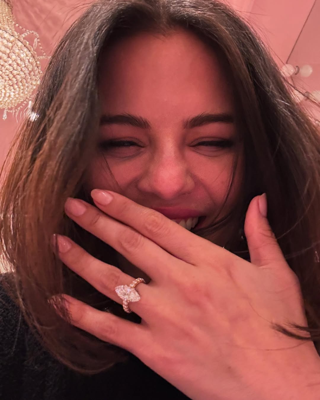 selena-gomez-si-sposa-anello-2
