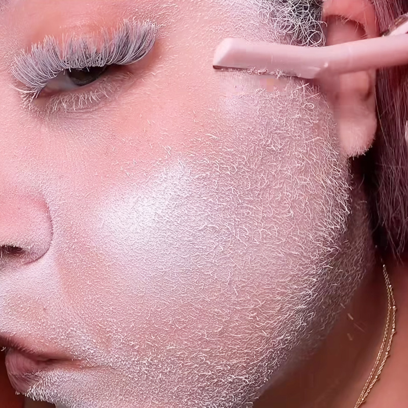 peggiori-trend-beauty-2024-dermaplaning