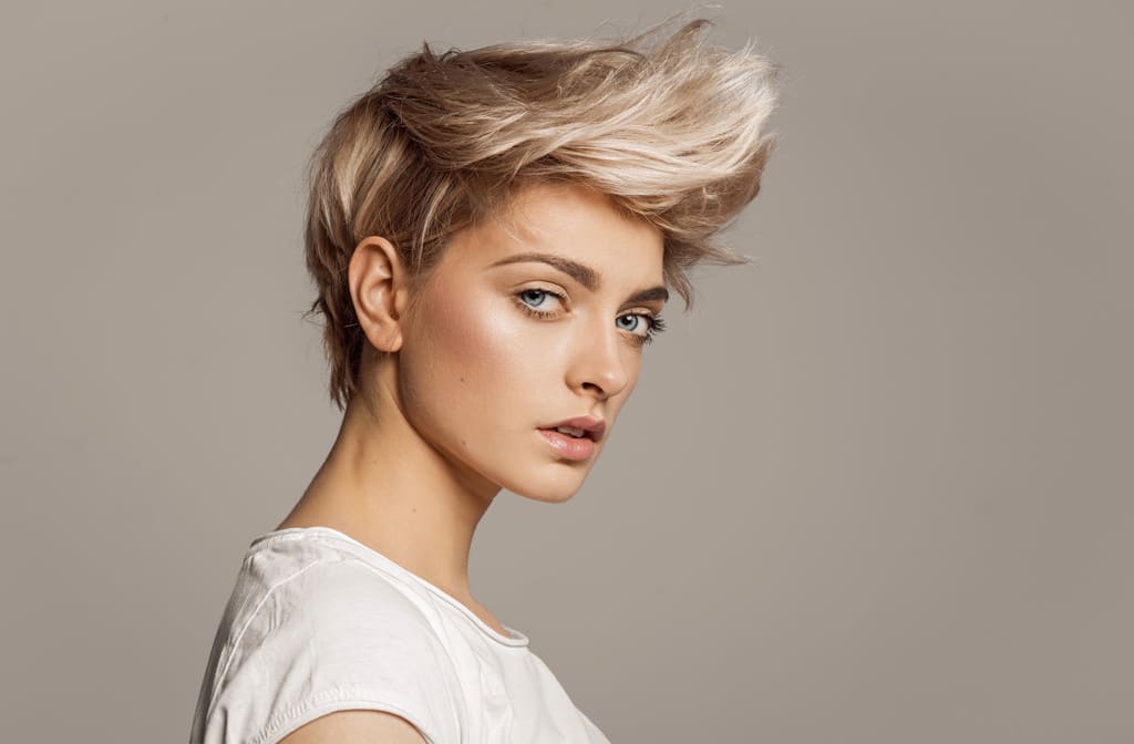 tagli-capelli-stempiatura-donna