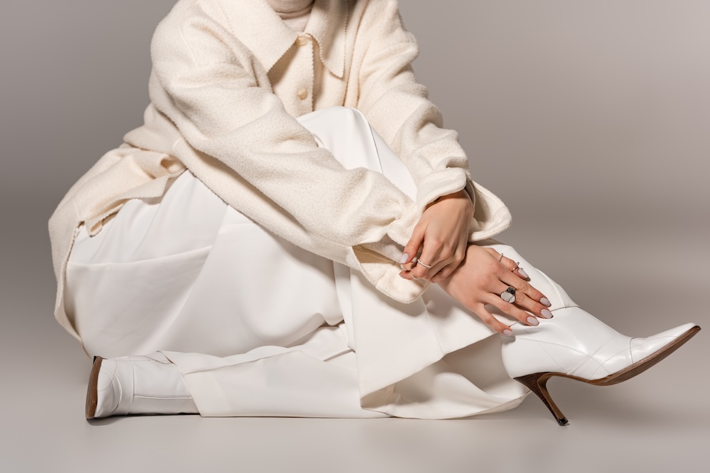 cappotto-bianco-donna-lightfield-studios-cover.