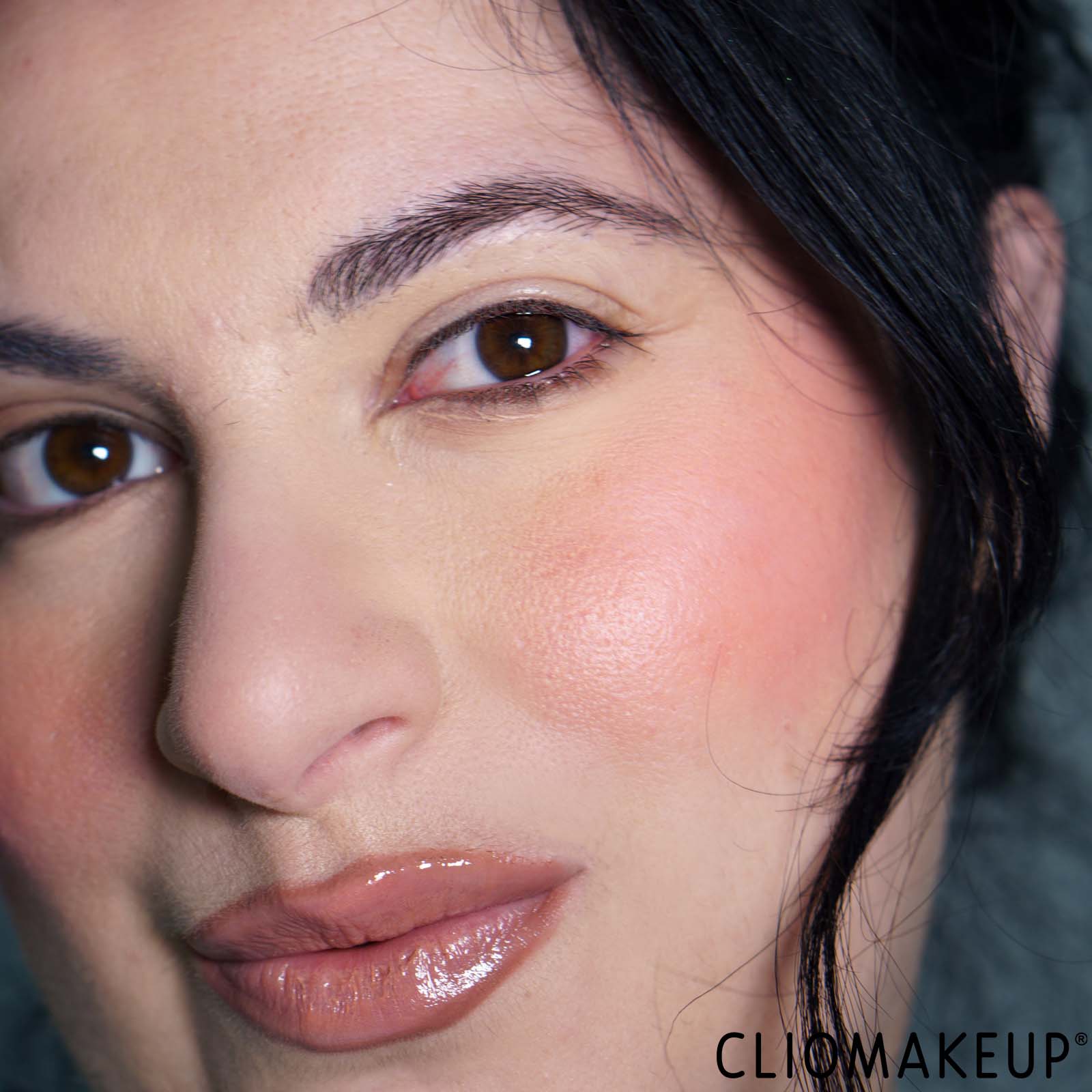 recensione-blush-astra-pure-beauty-cream-blush-applicazione
