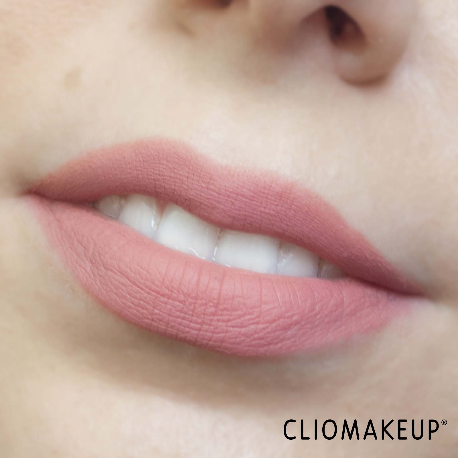 recensione-rossetti-rimmel-colorstay-suede-ink-rossetto-applicato