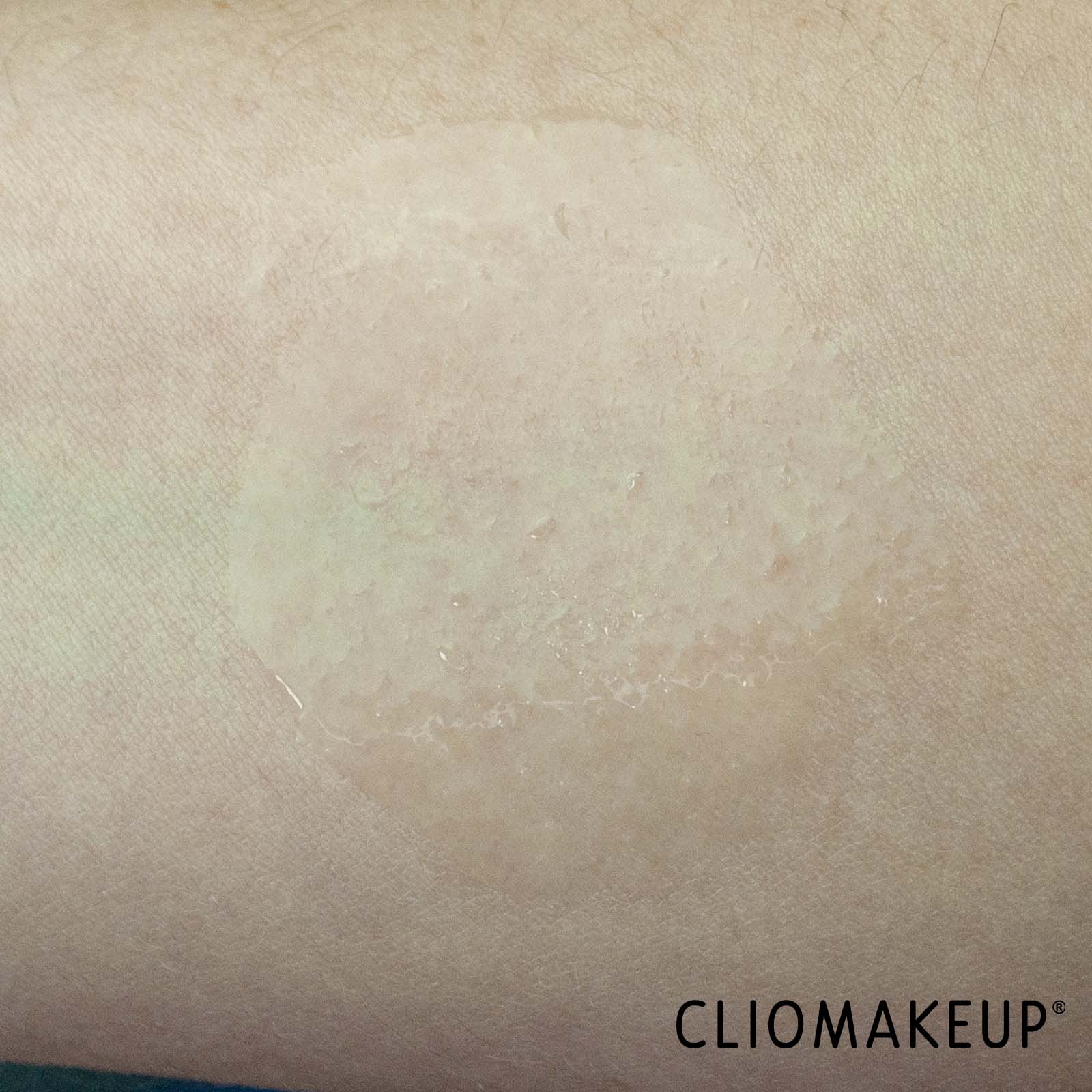 recensione-siero-la-saponaria-vitamina-c-siero-viso-illuminante-texture